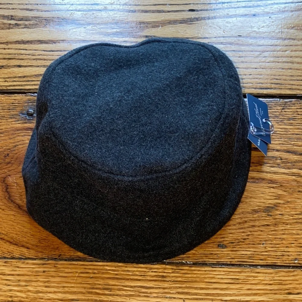 Universal Thread Classic Black Hat